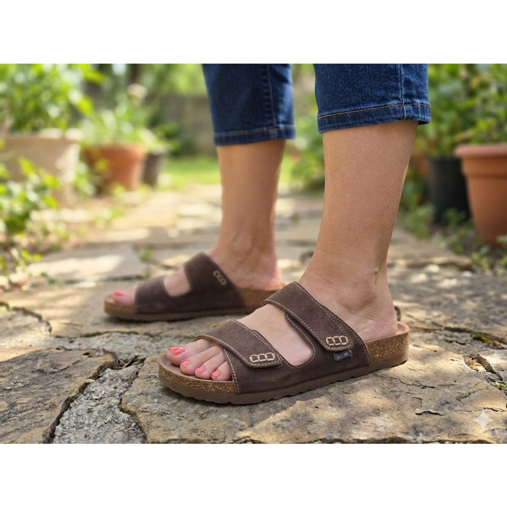 Skechers Arch Fit Brown leather Double Strap Slides Size 8 sandals Chocolate